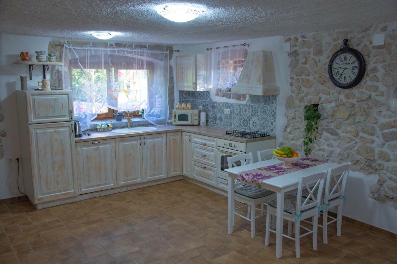 Traditional Stone House St.Anton Malinska Esterno foto