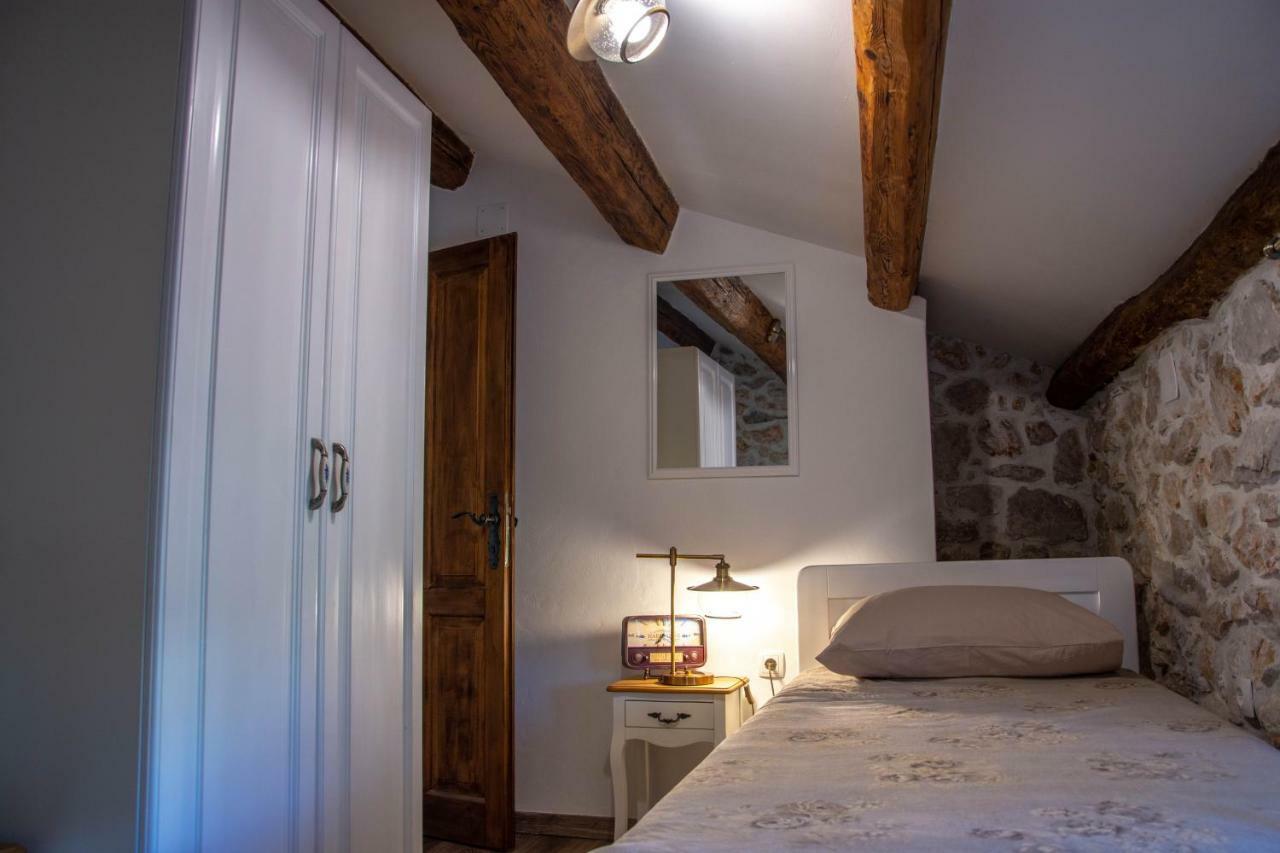 Traditional Stone House St.Anton Malinska Esterno foto